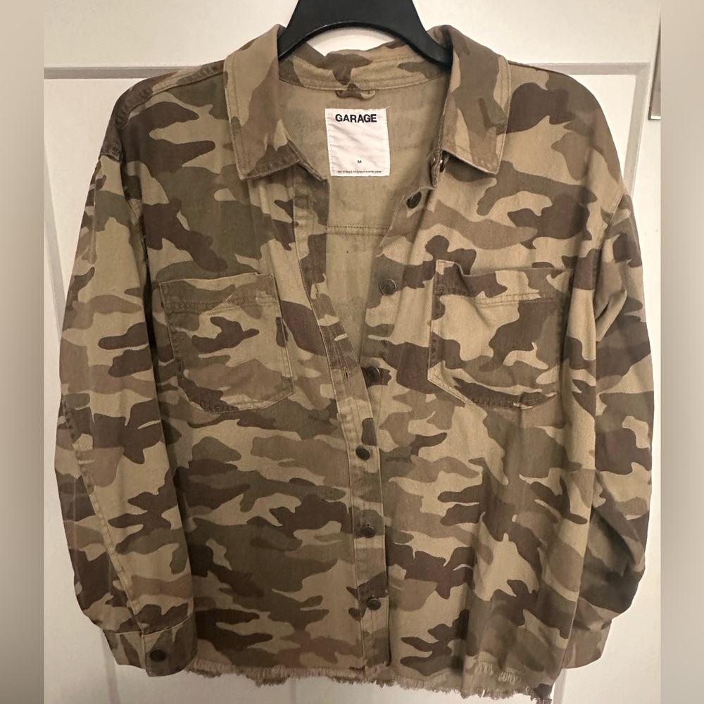 Garage Camo Button up
